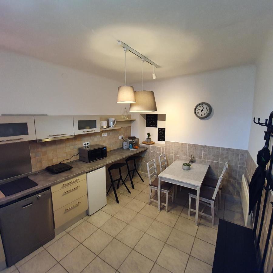 Corte Apartman Pápa Exterior foto